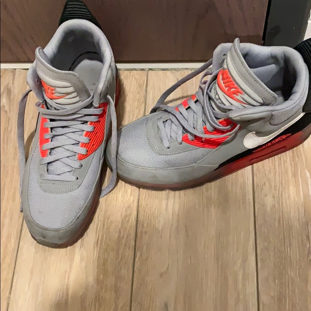Nike air boots